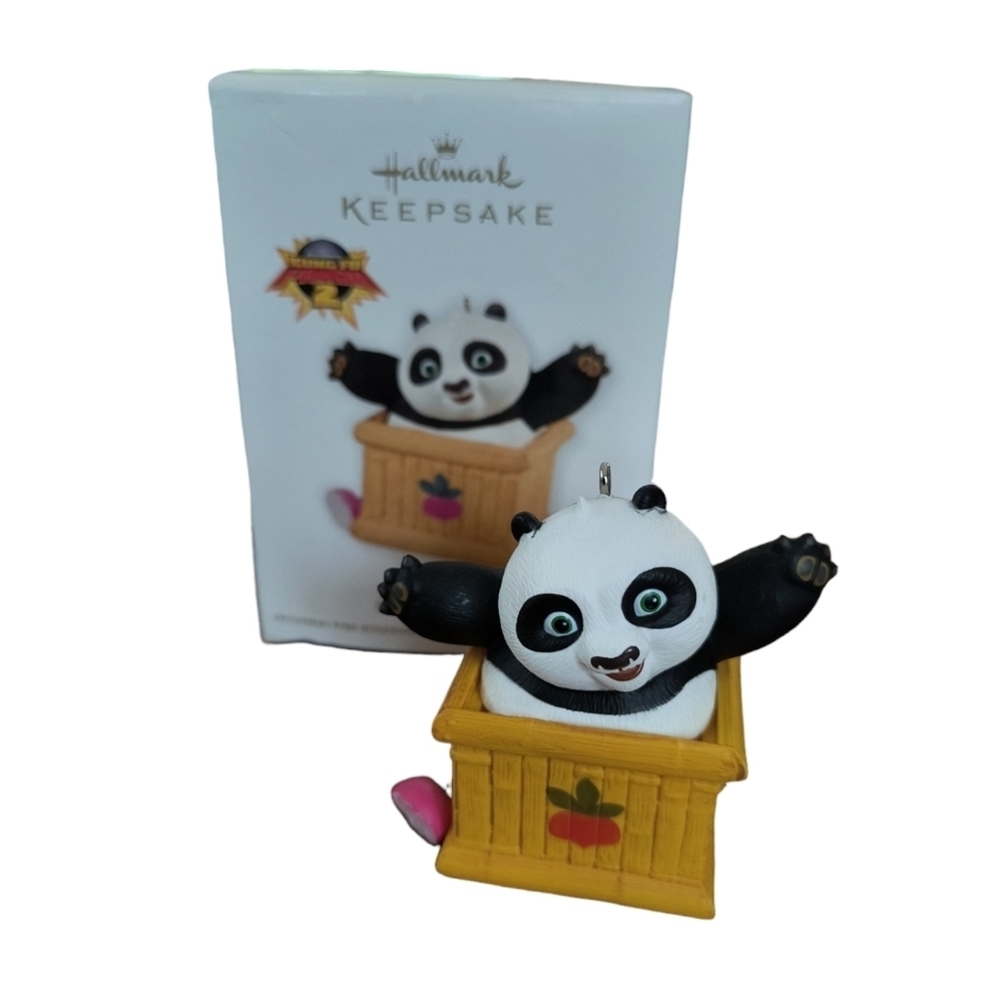 Hallmark Keepsake 2011 "Baby Po" Kung Fu Panda 2 Tree Ornament